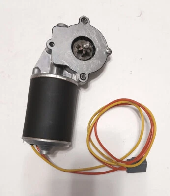 NEW 1977 1978 1979 Lincoln Mark V Right Door Window Motor w/ 7 tooth Gear - Image 1 of 3