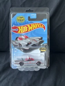 Hot Wheels Batman Classic TV Series Batmobile 3/5 (2017) Silver Toy Car 118/250 - Picture 1 of 10
