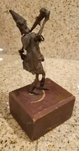 Jim Lewk Escultura Temprana 1967 Cobre Brutalista Medieval Soldado Clérigo Corneta - Imagen 1 de 11