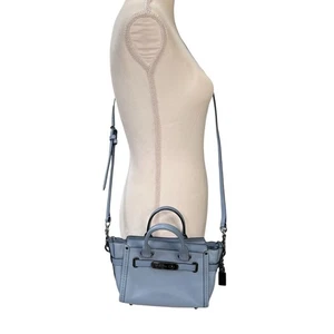 Bandolera Coach nueva sin etiquetas Swagger asa superior cuero granulado azul nube - Imagen 1 de 18