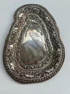 (Z) ANTIQUE INDIAN SILVER DISH EMBOSSED WITH ELEPHANTS - 200g - Picture 1 of 15
