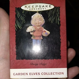 Hallmark Keepsake Ornament Garden Elves Collection Daisy Days - Picture 1 of 2