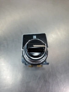 Cutler-Hammer 10250T 250/600V Rotary Selector Pushbutton. 4E-21 - Picture 1 of 4