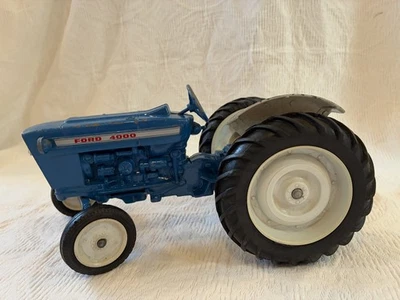 Vintage Ertl 1/16 Scale Ford 4000 Die-cast w Front End Tractor Blue - Image 1 of 4
