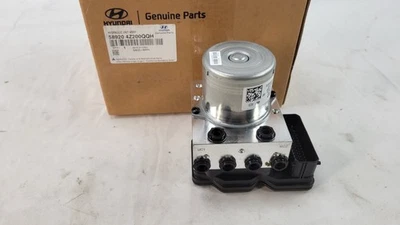 2014-2016 Santa Fe Sport Genuine Hyundai ABS Pump Anti Lock Brake 58920-4Z200QQH - Image 1 of 4