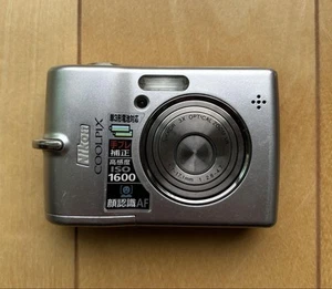 Nikon Coolpix L12 Compact Digital Camera 3x Optical Zoom ISO 1600 AA Battery - Picture 1 of 9