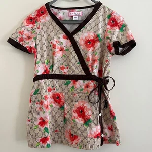 Koi Scrub Y2K Womens Top 2XS Floral Monogram Wrap Tie Whimsical Feminine Retro - Picture 1 of 8