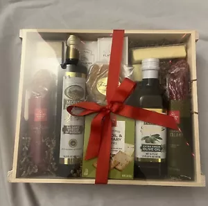 Hickory Farms Italian Charcuterie Gift Crate Gourmet Meat Cheese Olive Oil - Picture 1 of 6