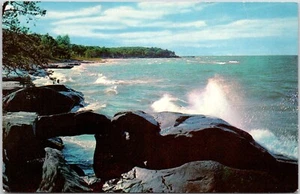 Michigan Thumb Scenery Natural Bridge Lake Huron Great Lakes Postcard - Picture 1 of 2