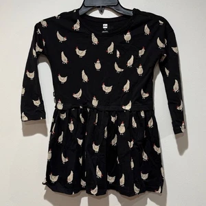 Tea Collection Play Dress Sz 5 Peruvian Chickens Print 100% Cotton Black Funky - Picture 1 of 9