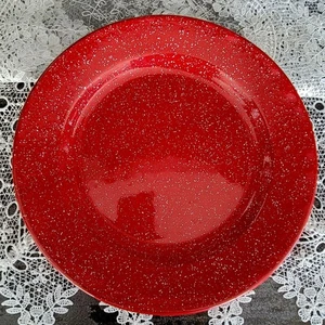 4 Red & White Speckled Enamelware Tin Metal Round 10" Dinner Plates EUC - Picture 1 of 6