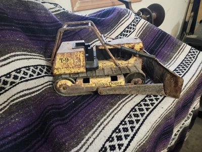 Bulldozer Mighty Tonka Dozer T-9 No. 1974/75 de colección pátina 3907  Foto 1 de 4