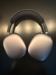 Apple AirPods Max Wireless Over-Ear Headset - Space Gray (Lightning) - Photo 1 sur 7