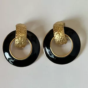 Pendientes de clip anne klein puerta esmalte negro mate tono dorado 1,75" de colección - Imagen 1 de 8