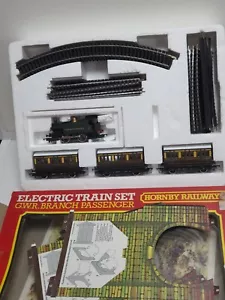 HORNBY OO MODEL RAILWAY TRAIN SET R788 GWR 3 COACH PASSENGER SET BOXED - Picture 1 of 12