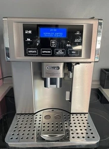 DeLonghi PrimaDonna Avant ESAM 6700 Silber Kaffeevollautomat Guter Zustand - Bild 1 von 4