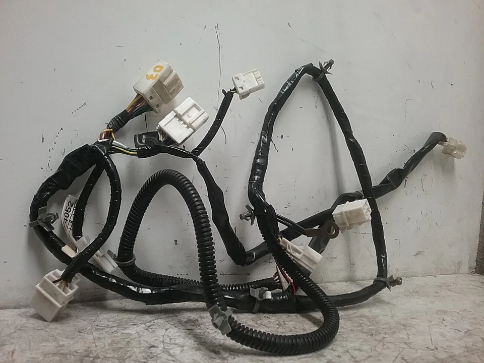 Arnés de cables para maletero trasero Infiniti QX4 2001-2003 (3,5 L 6 cilindros) Foto 1 de 4