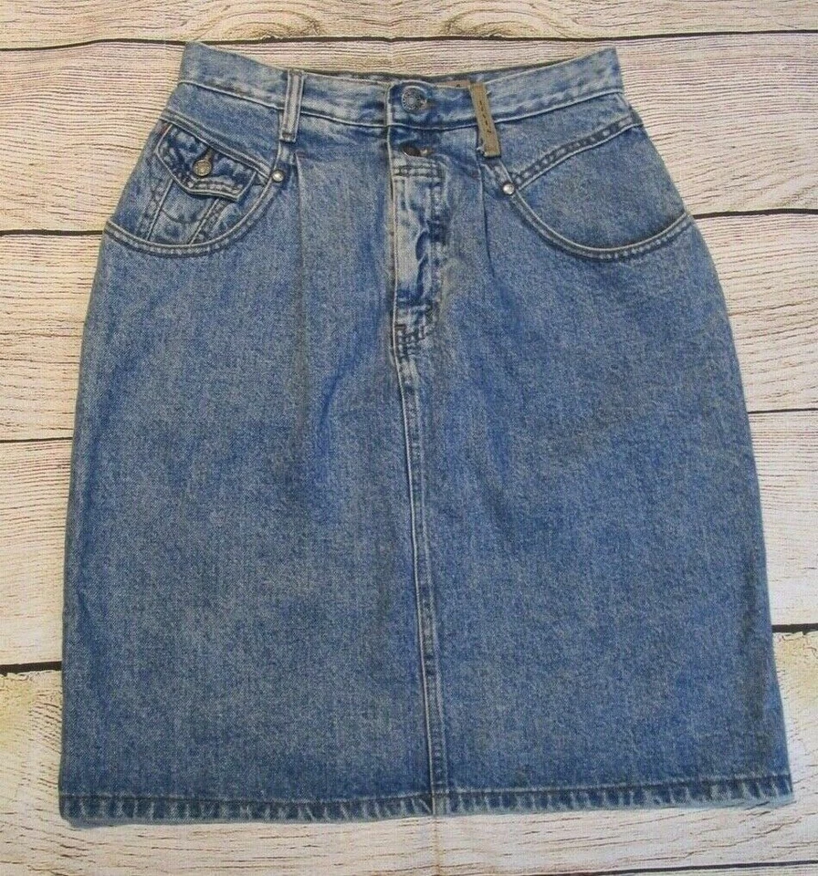 Vintage Levis 900 Series 1980's Womens Blue Denim Skirt Pleated Zip Fly Size 10 - Image 1 of 4