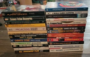 Lot 25 Vintage 60er-80er Science Fiction PB Bücher Hogan Matheson Henderson & mehr - Bild 1 von 7
