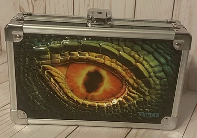 Металлический держатель для карандашей Vaultz Dragon Eye коробка для хранения замок защелка без ключа 8,5 дюйма x 5 x 2,5 дюйма - Изображение 1 из 4
