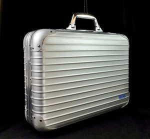 Rimowa Topas Boarding Case 23L Silver - Picture 1 of 10