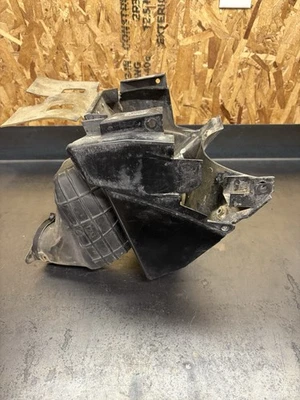 Оригинальный корпус багажника воздушной коробки 2001 Kawasaki KX250  - Изображение 1 из 4