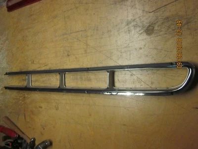 1972 CHRYSLER NEW YORKER ЗАДНИЙ ФОНАРЬ БЕЗЕЛЬ - Изображение 1 из 4