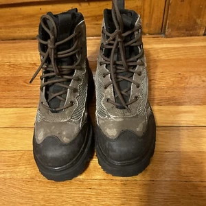 CABELA'S BOOTS 83-1510 rs-ult-rub size 9 cleated bottom SEE DESCRIPTION AND PIC - Picture 1 of 13