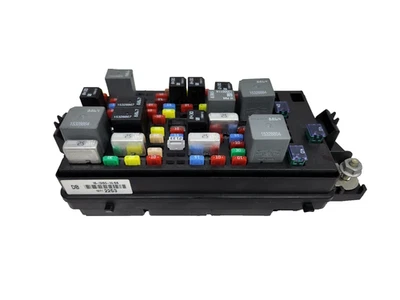 OEM 2008-2011  BUICK LUCERNE CADILLAC DTS REAR FUSE BOX UNDER SEAT 13712253 - Image 1 of 4