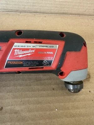 broken Milwaukee 2426-20 12-Volt Lithium-Ion Cordless Multi-Tool - Image 1 of 4