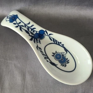 R.M.S. Titanic Artifact collection blue white floral ceramic spoon rest 7.5" - Picture 1 of 6
