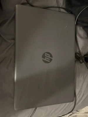 HP 255 G7 AMD Athlon 3050U 8GB RAM 256GB SSD AMD Gráficos Radeon con Cargador Foto 1 de 4