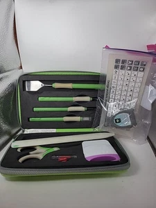 Cricut 9 Piece Tool Set Pouch Free Cartridge And Keyboard - Picture 1 of 6