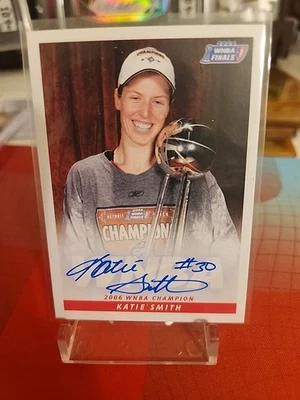 2007 Rittenhouse WNBA - Autographs WNBA Champion Katie Smith (AU) - Image 1 of 2