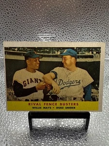 1958 Topps #436 Rival Fence Busters Willie Mays, Duke Snider HOF Legends - Picture 1 of 10