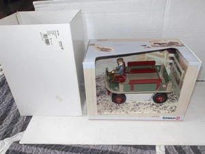 SCHLEICH 40190 HORSE DRAWN WAGON CART & DRIVER - NO HORSE - NEW BOXED - Picture 1 of 7