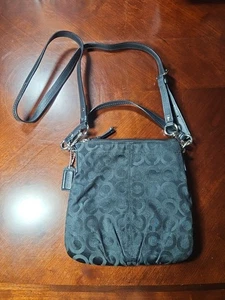 Bolso de mano Coach Black Op Art Signature convertible con correa bandolera separable - Imagen 1 de 9