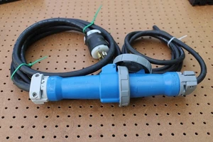 CONECTORES HUBBELL HBL430C9W y 430P9W - Imagen 1 de 5