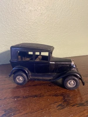 Coche de juguete sedán negro vintage fundido a presión estilo años 30 - estilo tonka coleccionable Foto 1 de 4