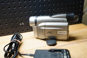 (F) JVC GR-DVF21 GR-DVF21U Mini Dv Camcorder VCR Player Video Transfer W/Battery - Picture 1 of 8