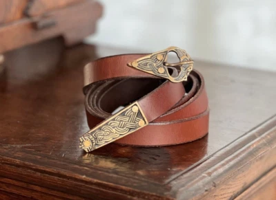 Cintura lunga celtica medievale vichinga in pelle con raccordi in ottone rievocazione LARP - Immagine 1 di 4