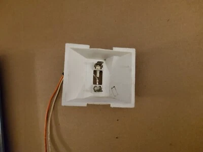 Cadillac Fleetwood Deville 1977-1992 puerta luz cortesía carcasa 20153073 OEM Foto 1 de 3