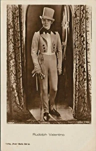 1925 Rudolph Valentino im Adler ~ Vintage Echtfoto Ross Verlag Postkarte - Bild 1 von 2