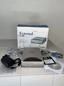Radio Shack 25-3052 EXTERNAL 6x4x 6x CD-RW Drive - In Box - Picture 1 of 11
