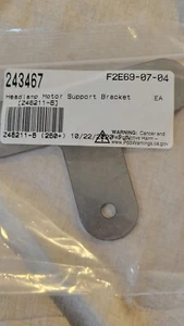 2000-2004 Corvette C5 Driver Headlight Motor T Shape Bracket OE - Picture 1 of 2