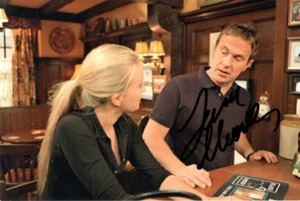EMMERDALE: JASON MERRELLS 'DECLAN MACEY' SIGNED 6x4 ACTION PHOTO+COA - Picture 1 of 1