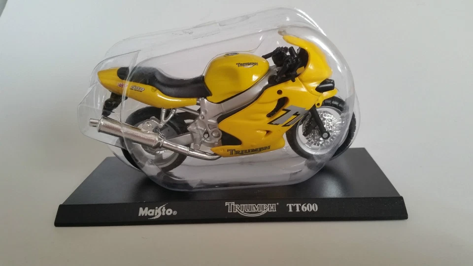 MAISTO TRIUMPH TT600 SCALA 1/18 - Immagine 1 di 1