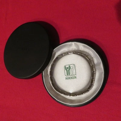 Pulsera Nikken Magnética de Acero Inoxidable Cepillado Plata 7.5 Pulgadas Original Foto 1 de 4