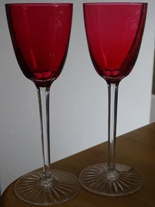 BACCARAT 2 ANCIENS VERRES A VIN DU RHIN ROEMER CRISTAL COULEUR ROUGE ht 19 cm - Picture 1 of 8