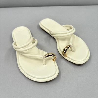 Sandalias Vince Zapatos Mujer Talla 6M Cuero Blanco Dorado Anillo Puntera Deslizable Foto 1 de 4